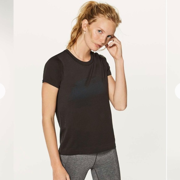 FINAL OFFER-Lululemon Breeze By Short Sleeve Black / Black - Picture 1 of 5